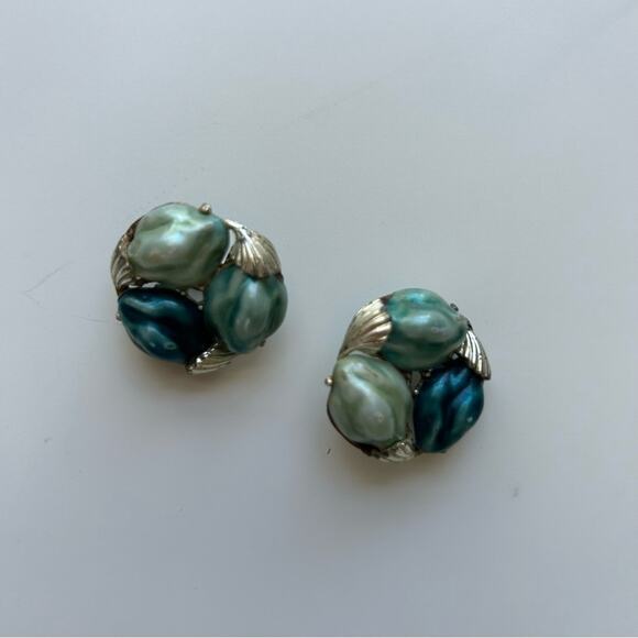 Vintage 90s Clip on Ocean Inspired Mermaid Earrings Premium Costume Jewelry - Picture 1 of 6